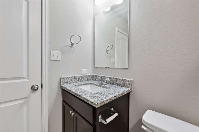 Building Photo - 151 Scenic Hills Ct