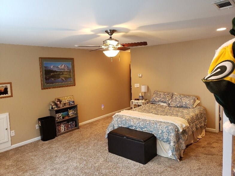 Huge Upstairs Bedroom - 961 Wisteria View Ct