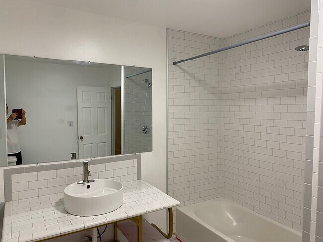 Building Photo - 799 Brock Ave