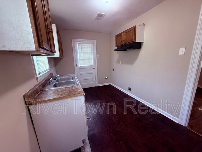 Building Photo - 3530 Venable Rd