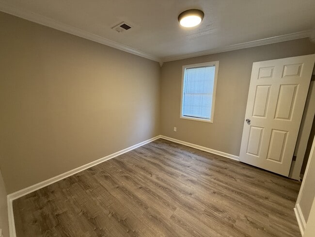 Building Photo - 1537 Boxwood St