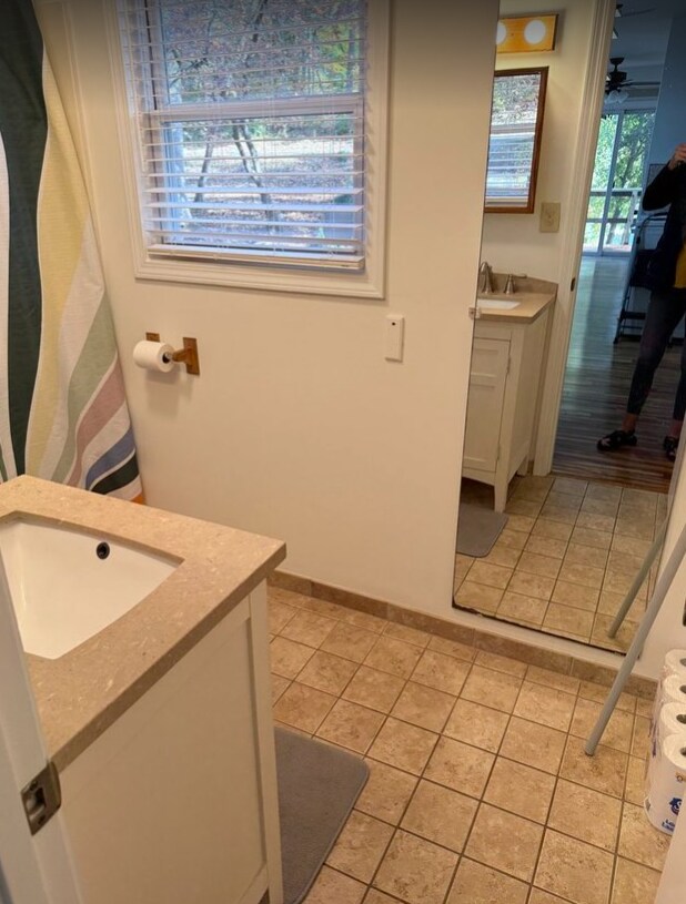 Building Photo - 3058 Bass Dr