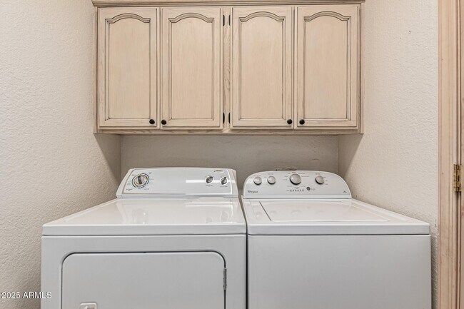 Building Photo - 9665 E Cochise Dr