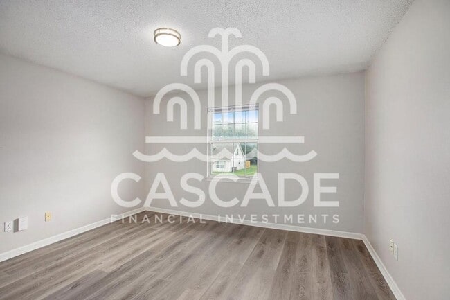 Building Photo - 144 N Crest Dr