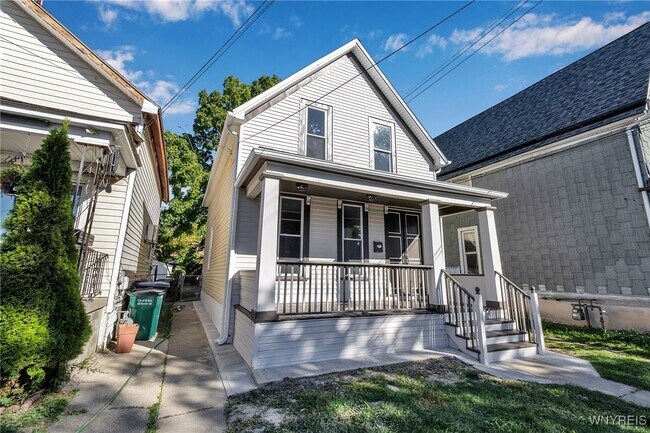 Primary Photo - 2 Dewitt St