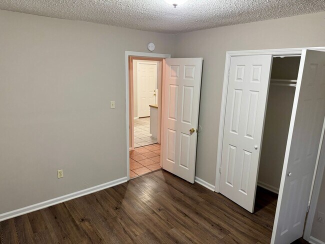 Building Photo - 5074 Fleetwood Cove