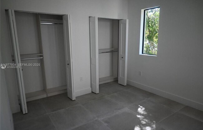 Building Photo - 14 Coral Dr