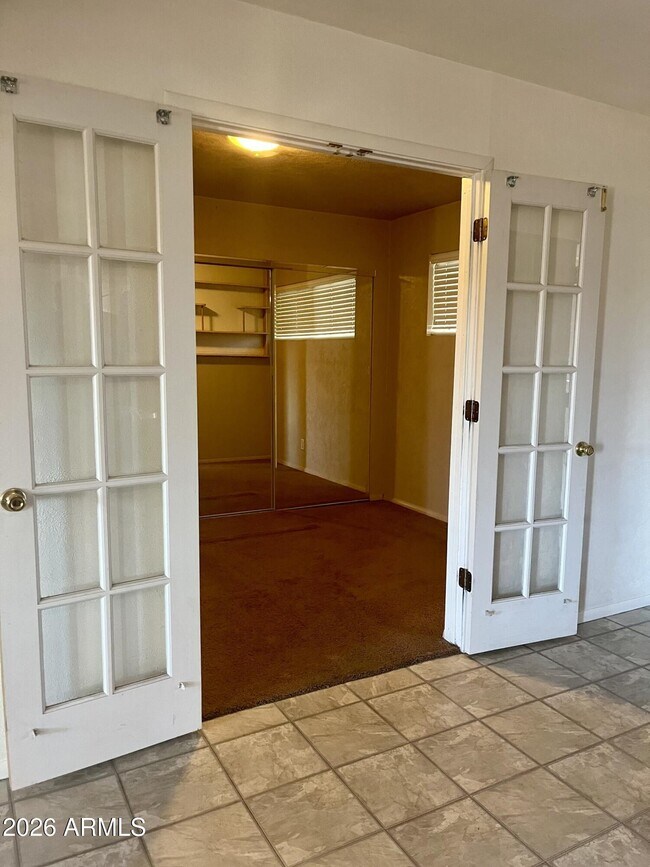 Building Photo - 2315 W Butler Dr