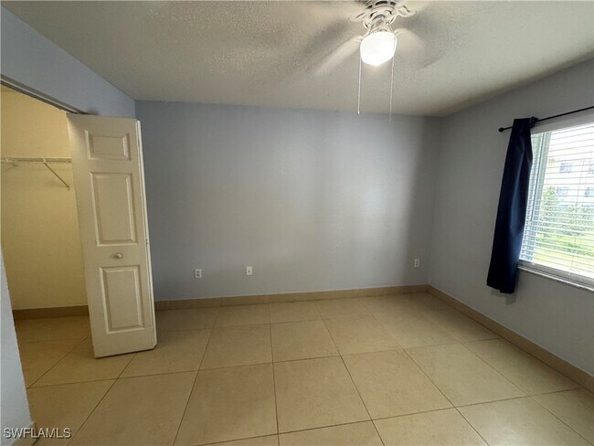 Building Photo - 8224 Key Royal Cir