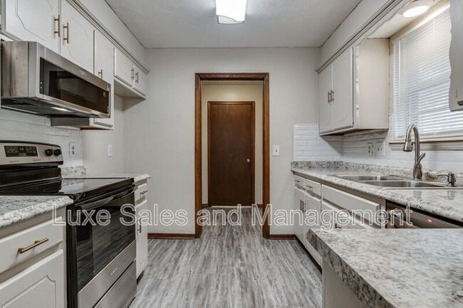 Building Photo - 117 Sahoma Terrace