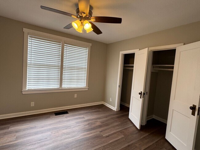 Building Photo - McQueen Street 4-plex - SMITK-LILY