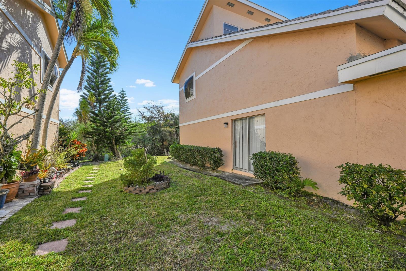 Building Photo - 4011 Coral Springs Dr