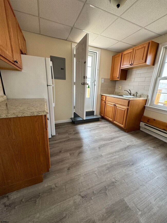 Building Photo - 6419 Ventnor Ave