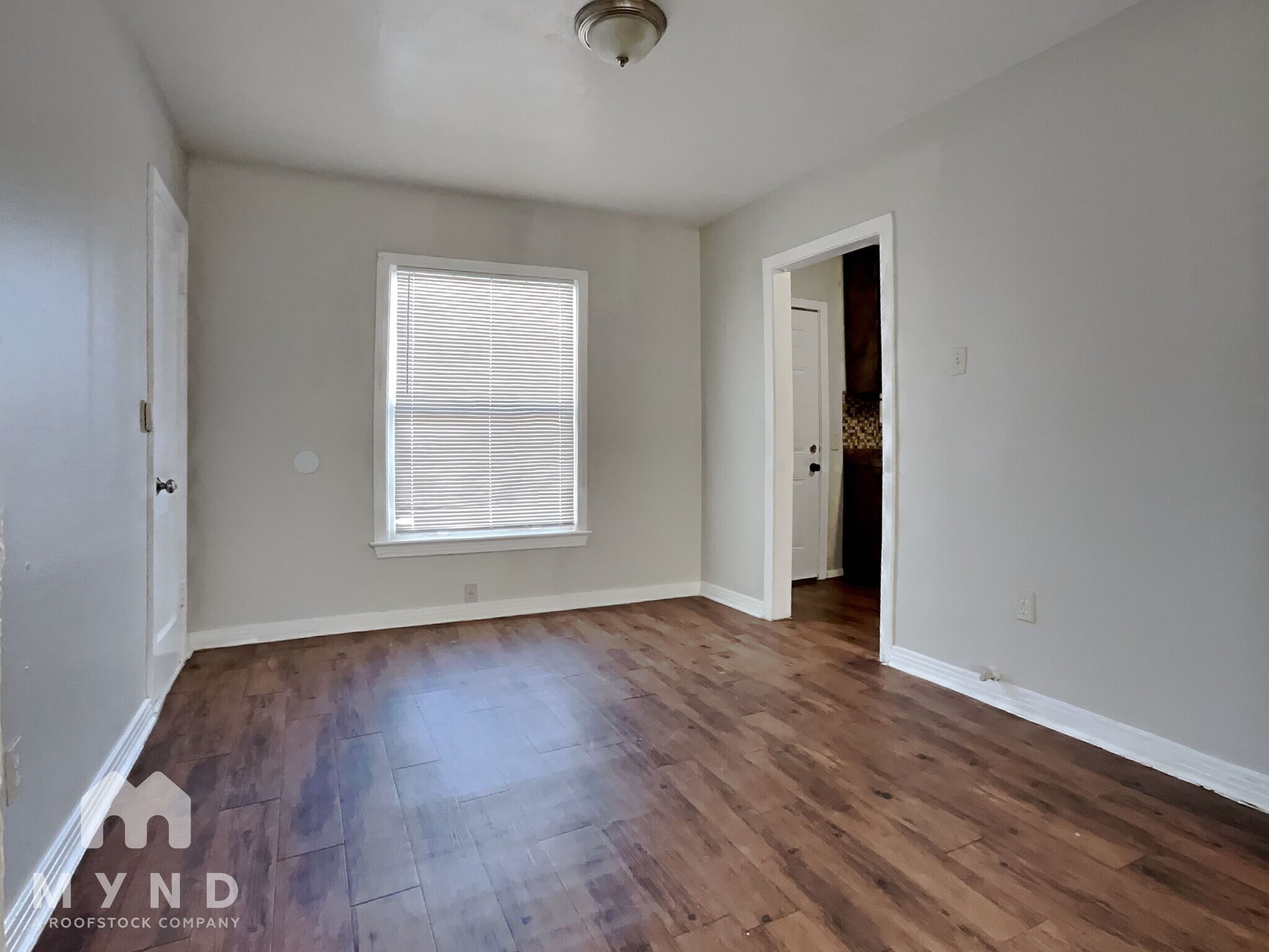 Building Photo - 321 Edgefield Dr