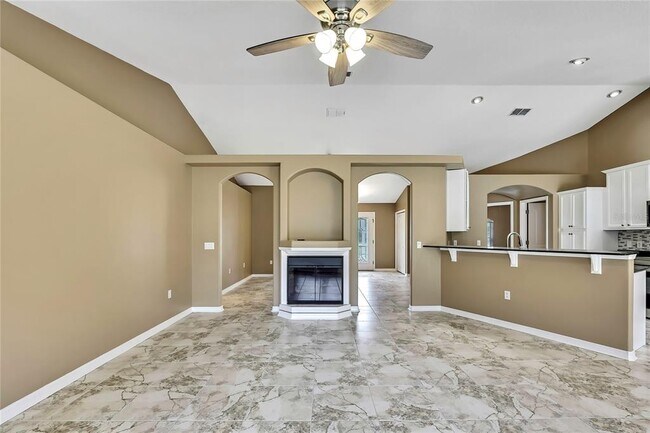 Building Photo - 12320 Papercraft Ave