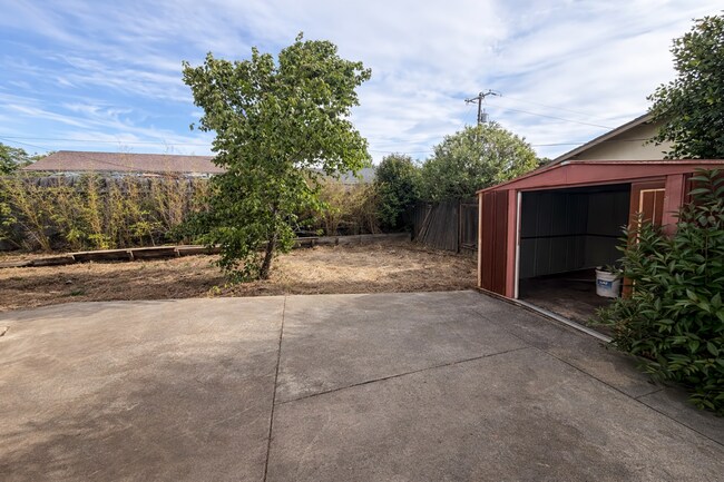 Building Photo - 3 bed 2 Bath Home Recently renovated single-family home in Fairfield,