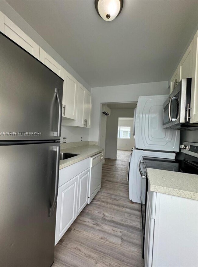 Building Photo - 1248 Marseille Dr