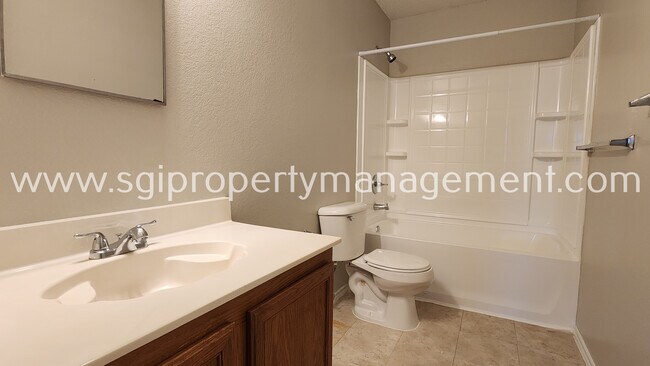 Building Photo - 2604 Bandera Pl
