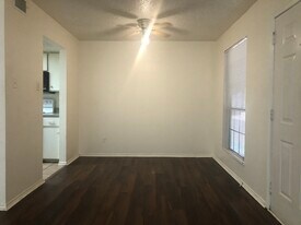 Building Photo - 2401 Leon St