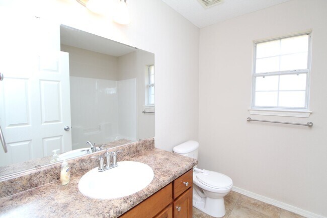 Building Photo - Southwest Pensacola 3BR Home with Open Floor Plan, Fireplace & Fenced Backyard