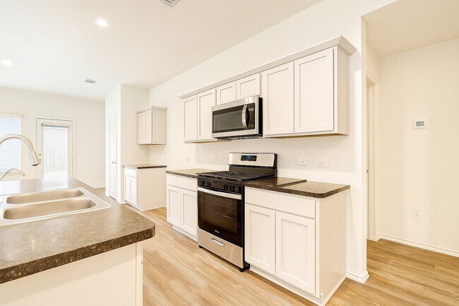 Building Photo - 5611 Simcrest Grove Dr