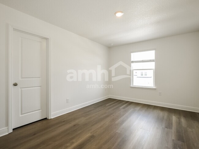 Building Photo - 1534 Blue Nile Pt