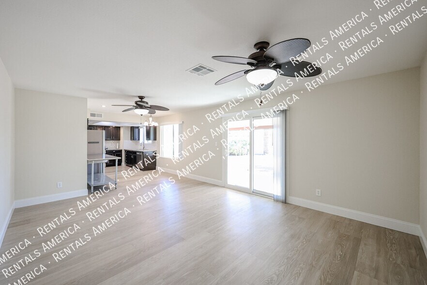 Building Photo - 11621 N 30th St