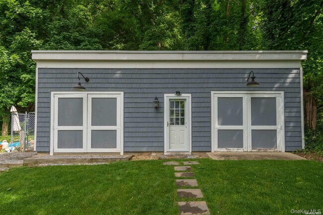 Building Photo - 245 Main St