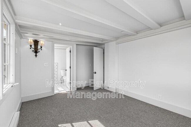 Building Photo - 225 Central Ave