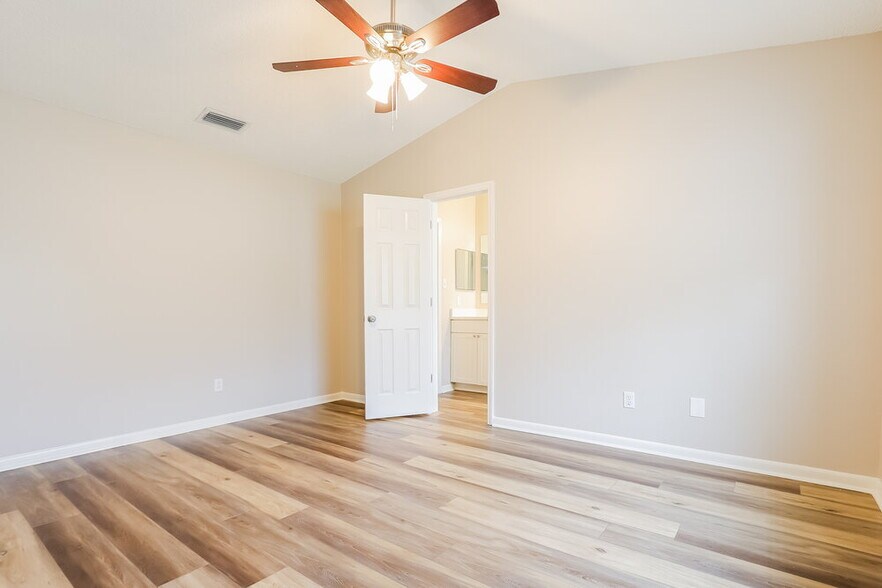 Building Photo - 1820 Tinsmith Cir
