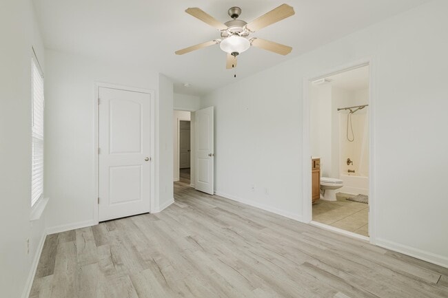 Building Photo - 1698 Low Country Pl