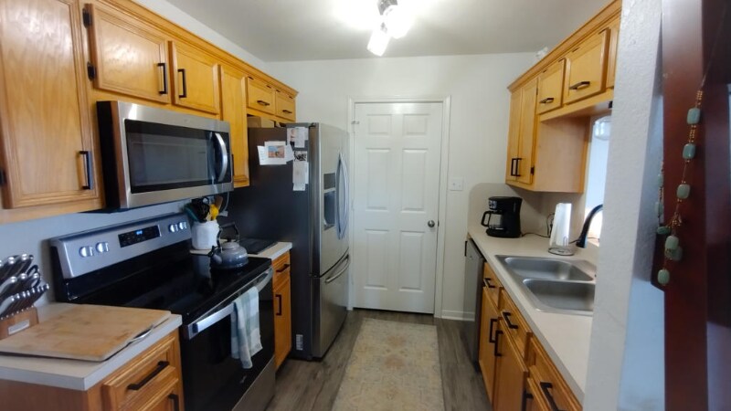 Building Photo - 1002 Hickory Ln