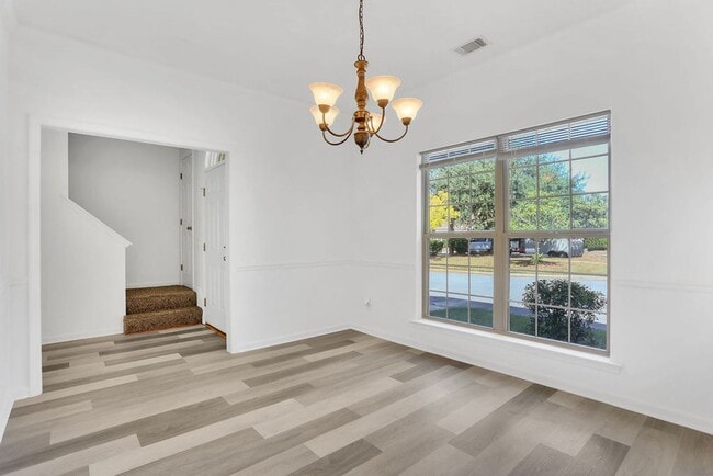 Building Photo - 3 bedroom 2.5 bath townhome in Carriage Square @ Morgan Pines