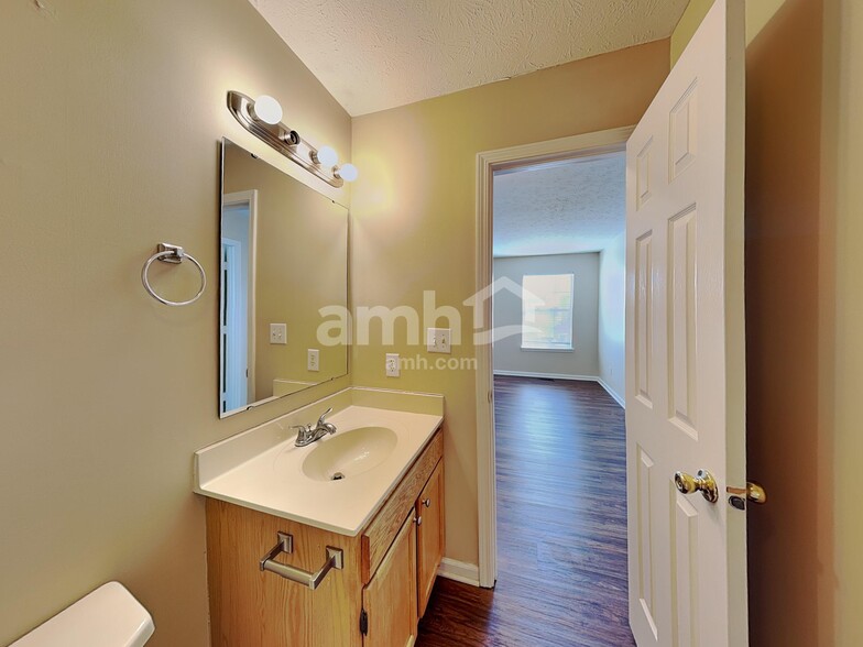 Building Photo - 10619 Northern Dancer Dr