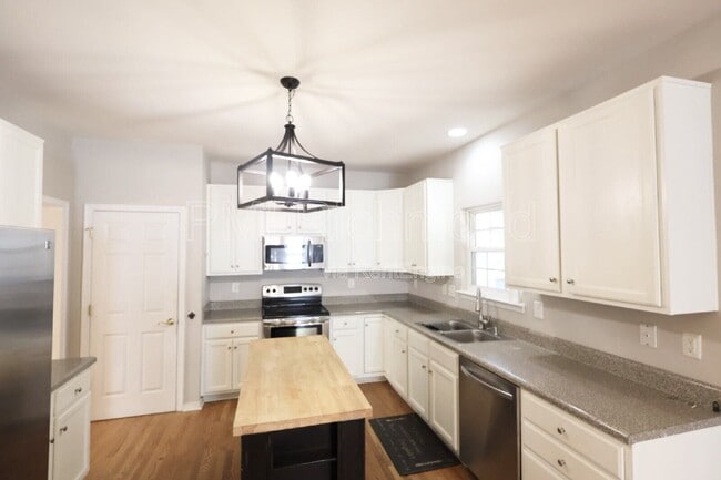 Building Photo - 8418 Newbys Mill Dr