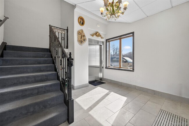 Building Photo - 24 Bayville Ave