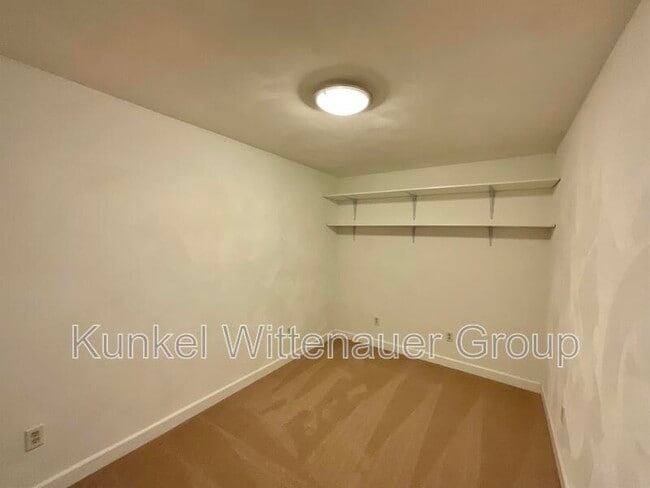 Building Photo - 3014 Roan Hill Dr