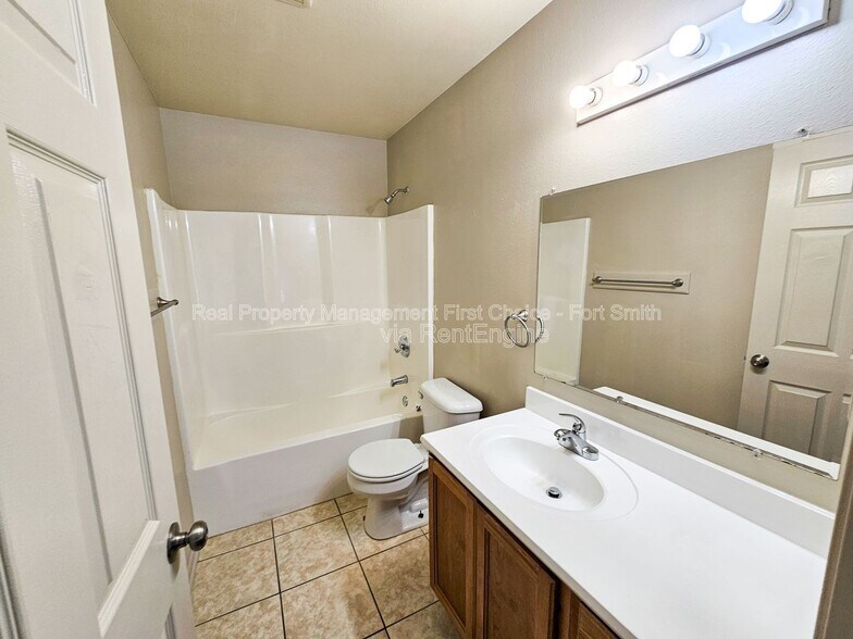 Building Photo - 1439 Brazil Ave