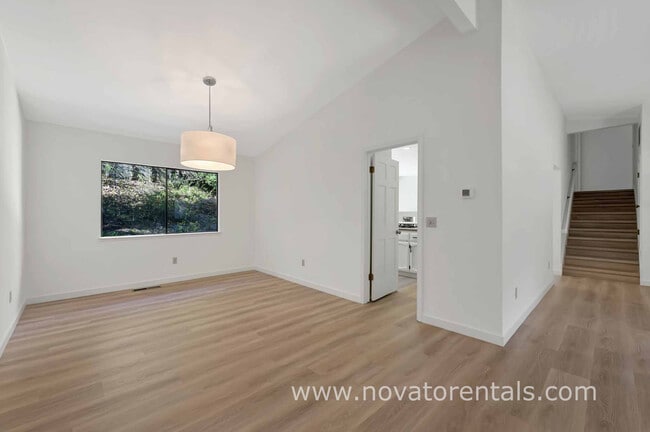 Building Photo - 32 Spinosa Way