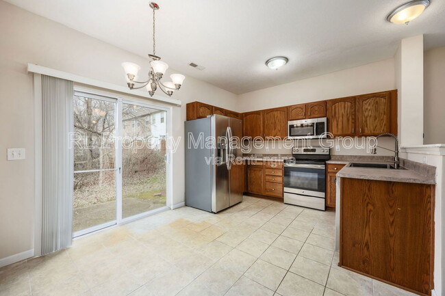 Building Photo - 1273 Grove Dr