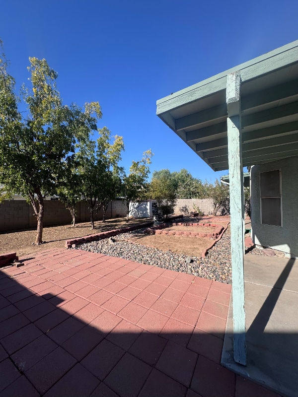 Building Photo - 8631 W Monte Vista Rd