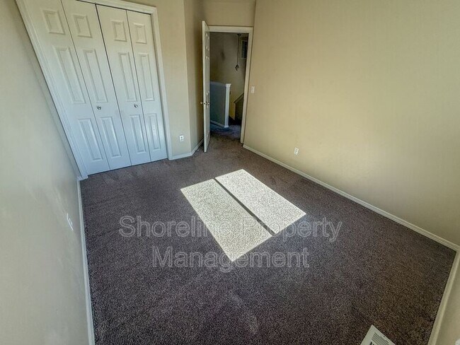 Building Photo - 3420 N Oakstone Ave