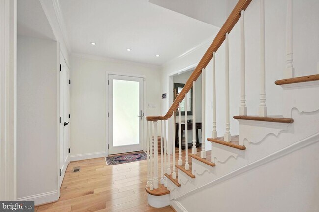 Building Photo - 4208 Maple Terrace