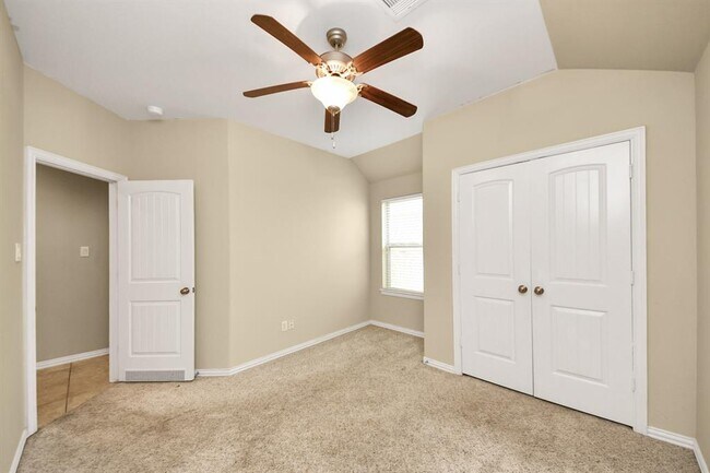 Building Photo - 2439 Dark Elm Dr