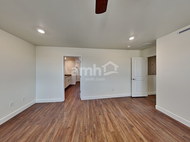 Building Photo - 7456 S Via Bombachas