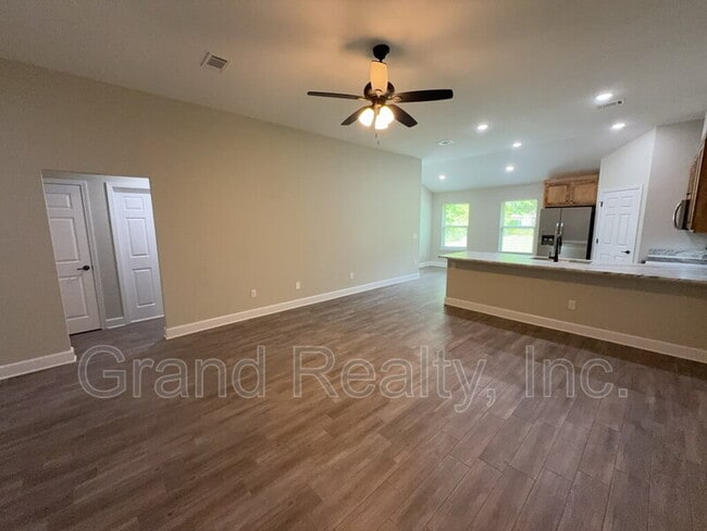 Building Photo - 7230 Par Ln