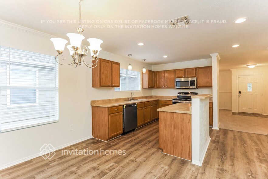 Building Photo - 8522 Silver Brush