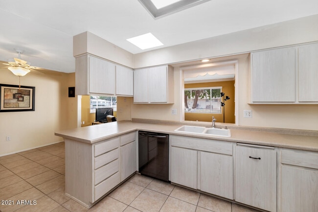 Building Photo - 10303 W Prairie Hills Cir