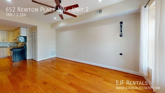 Building Photo - 652 Newton Pl NW