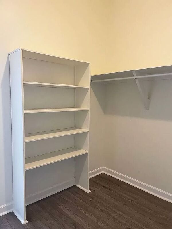 Building Photo - 235 King St